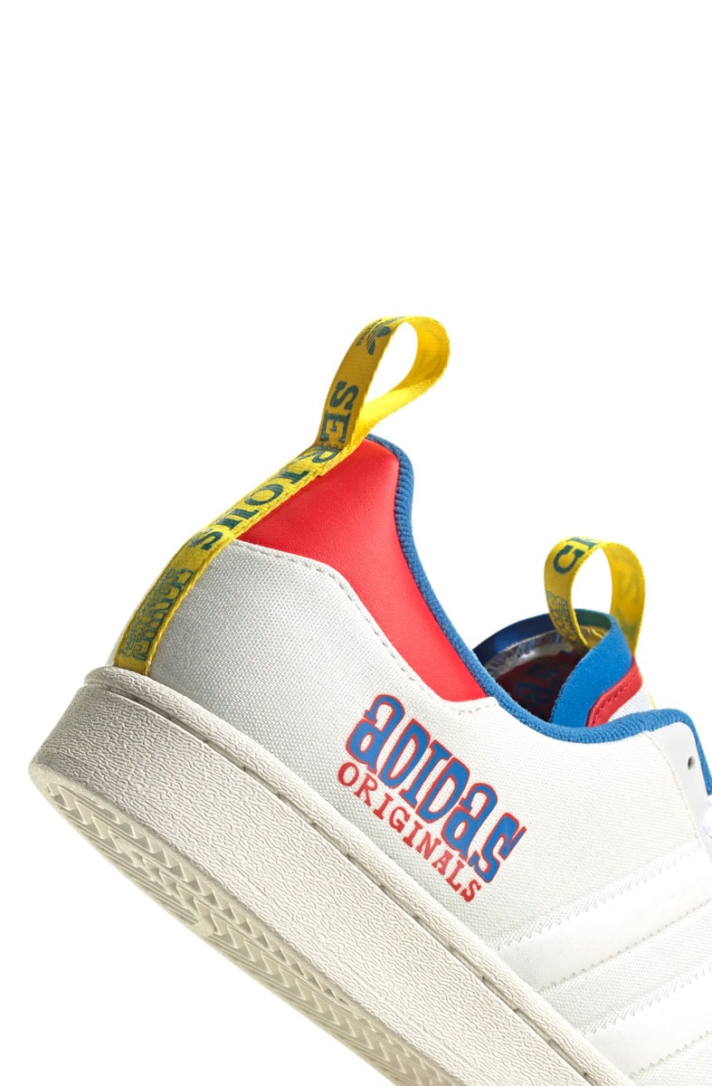 Tênis Adidas Superstar x Tony's Chocolonely Branco/Azul/Vermelho