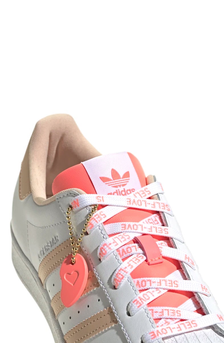 Tênis Adidas Superstar Branco/Rosa