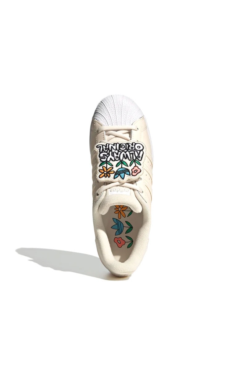 Tênis Adidas Superstar Bege/Branco