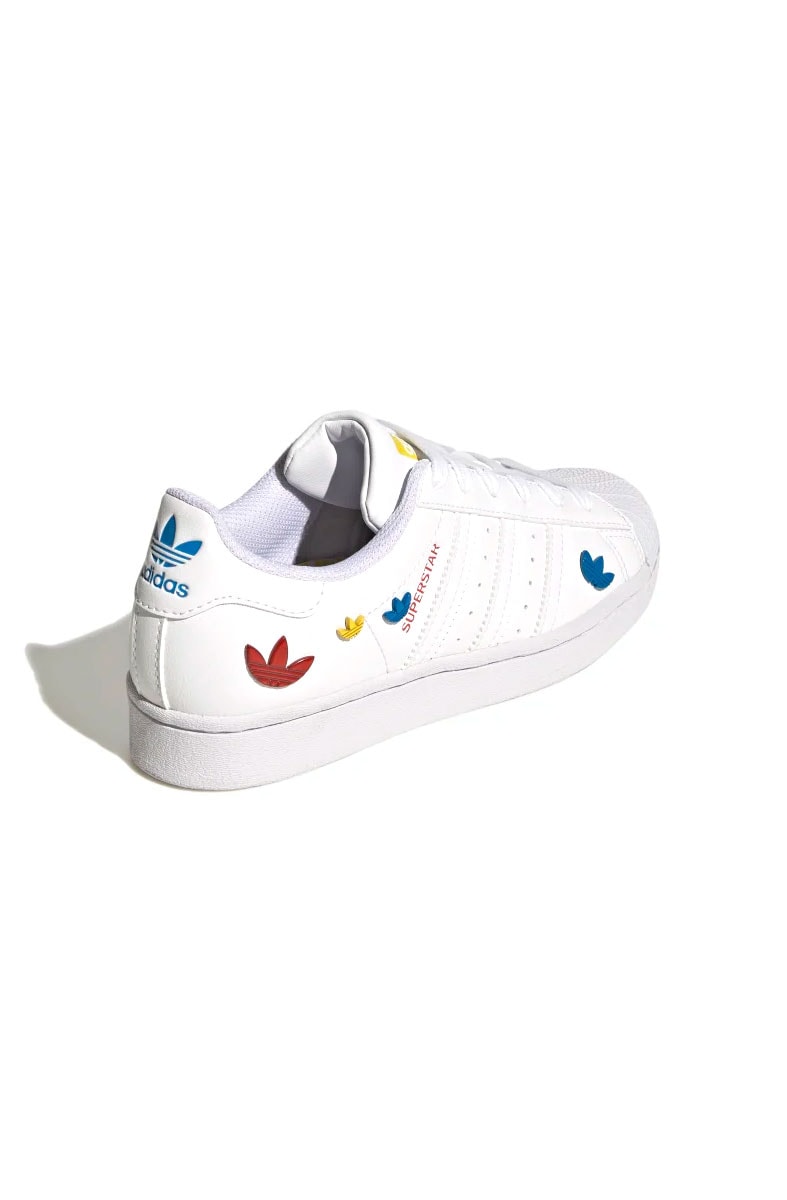 Tênis Adidas Superstar Branco/Color