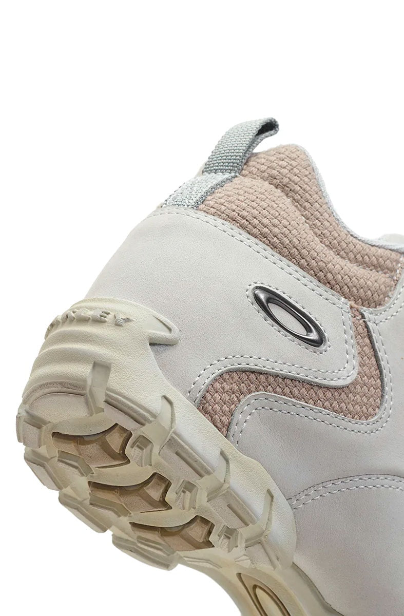 Tênis Piet x Oakley Flak 1 MID Cinza Claro