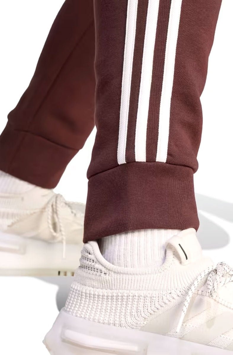 Calça Adidas Adicolor Classics 3 - Stripes Marrom/Branco - NewSkull