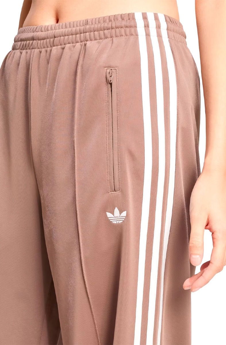 Calça Adidas Firebird Loose Track Marrom/Branco - NewSkull