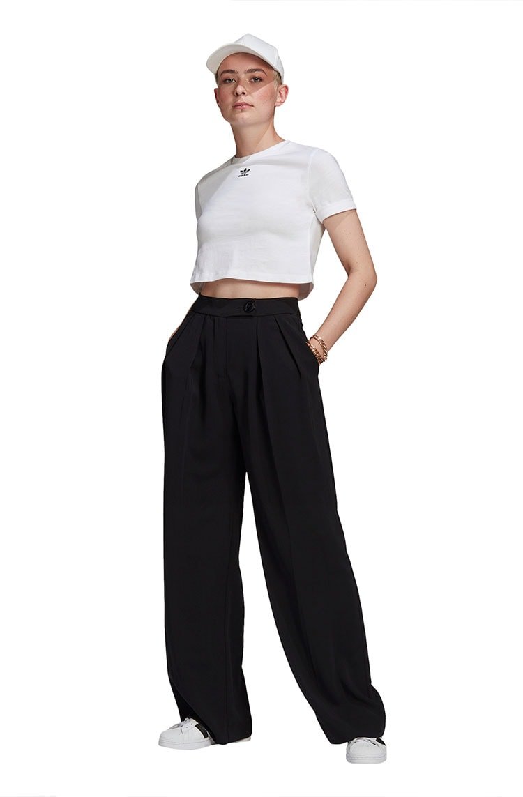 Camiseta Adidas Adicolor Classics Sleeve Cropped Branca/Preta - NewSkull