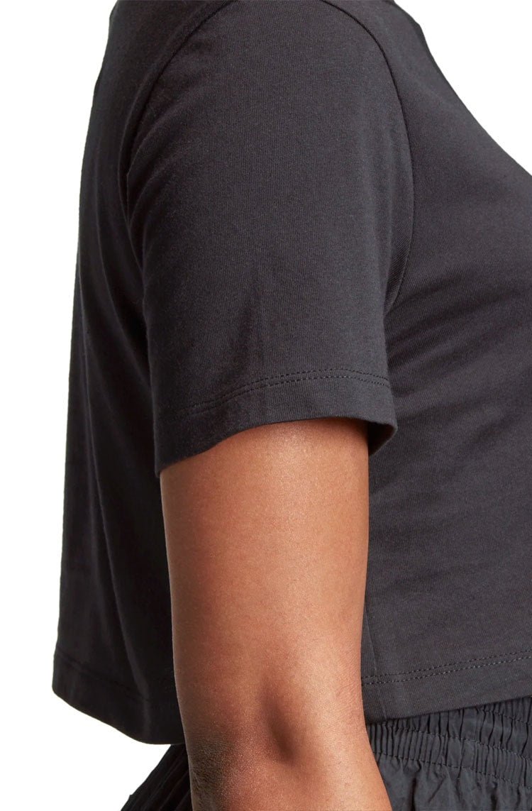 Camiseta ADIDAS Cropped Trefoil Essential Preta/Branca - NewSkull