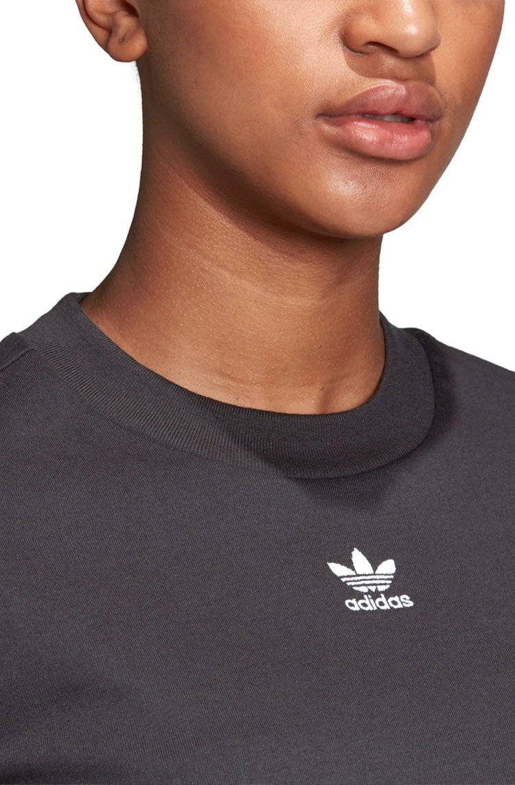 Camiseta ADIDAS Cropped Trefoil Essential Preta/Branca - NewSkull
