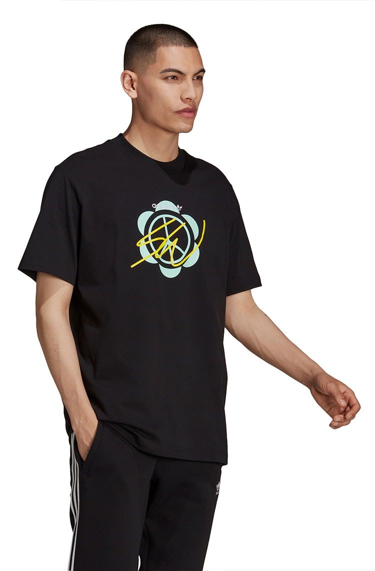 Camiseta Adidas Superturf Adventure x Sean Wotherspoon Preta/Amarela - NewSkull