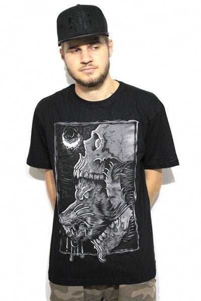 Camiseta Blunt Eating a Wolf Extra Grande - NewSkull