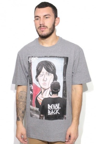 Camiseta Blunt Revolback In The Wall Cinza - NewSkull