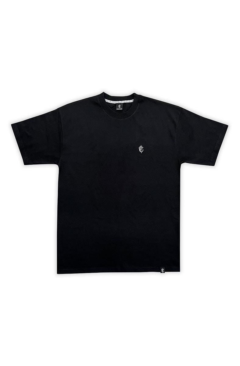 Camiseta Caos Art Ink Logo Bordado Preta - NewSkull