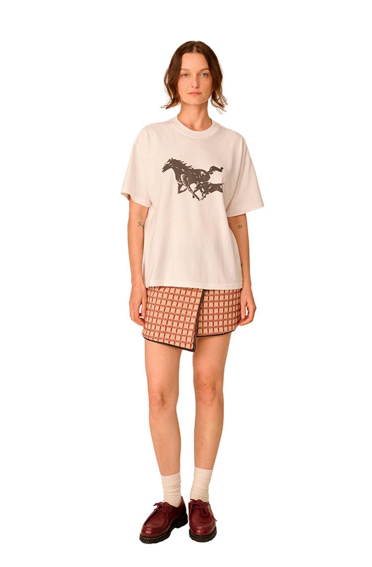 Camiseta CARNAN Companions Boxy T-shirt Off - White - NewSkull