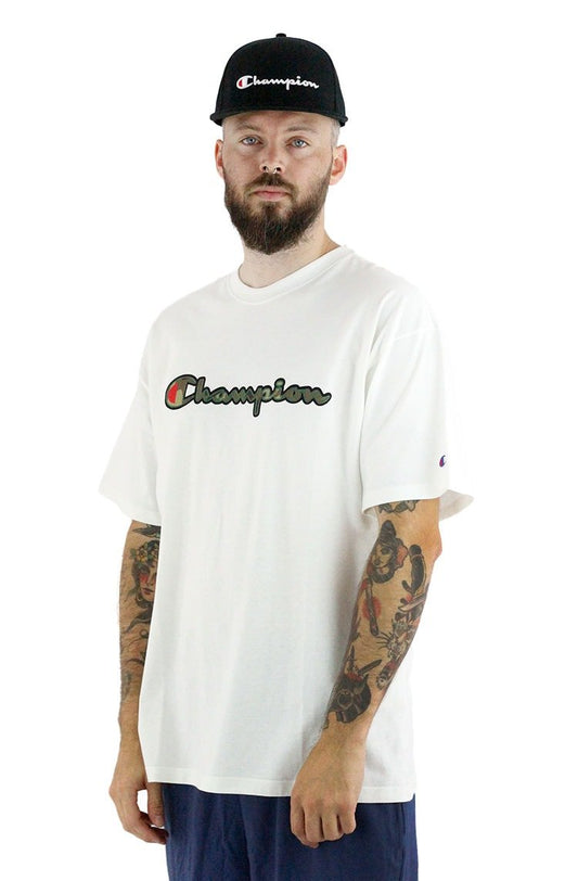Camiseta Champion Logo Felt Script Branca/Camo - NewSkull