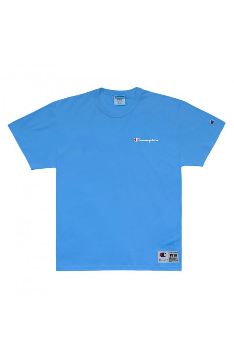Camiseta Champion Mini Script Bordado Azul Claro - NewSkull