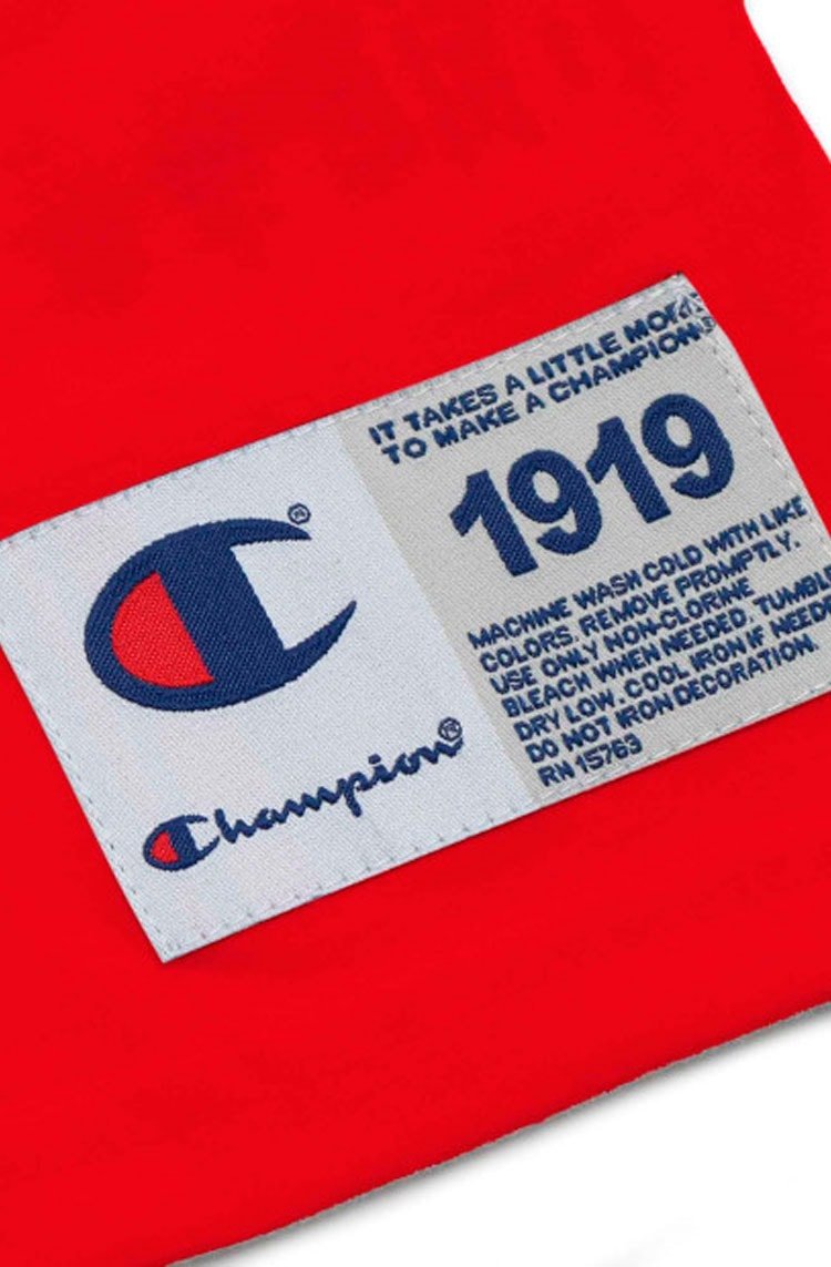 Camiseta Champion Mini Script Bordado Vermelho/Preto - NewSkull