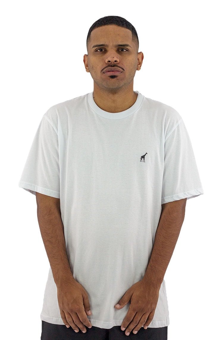 Camiseta LRG 47 Mini Logo Girafa Branca/Preta - NewSkull