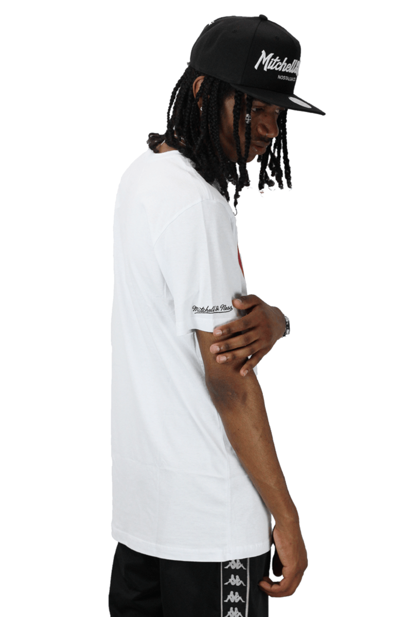 Camiseta Mitchell e Ness Branded Logo Branca - NewSkull