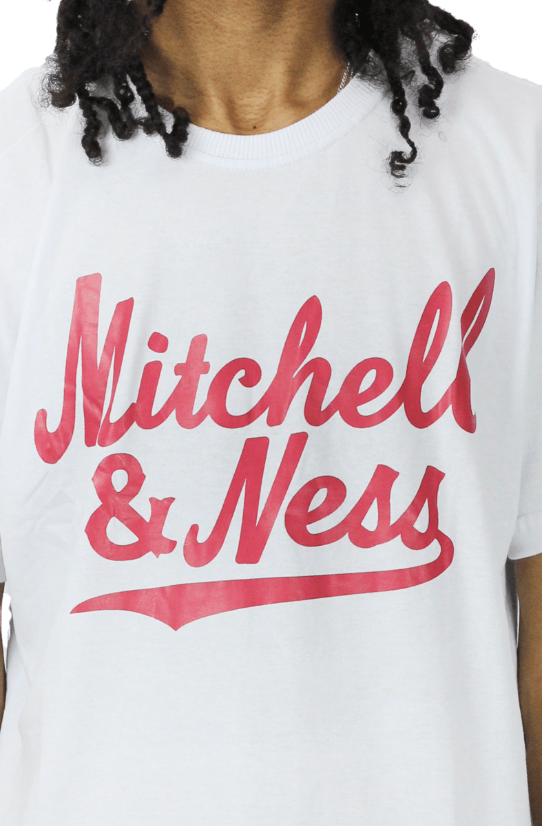 Camiseta Mitchell e Ness Branded Logo Branca - NewSkull