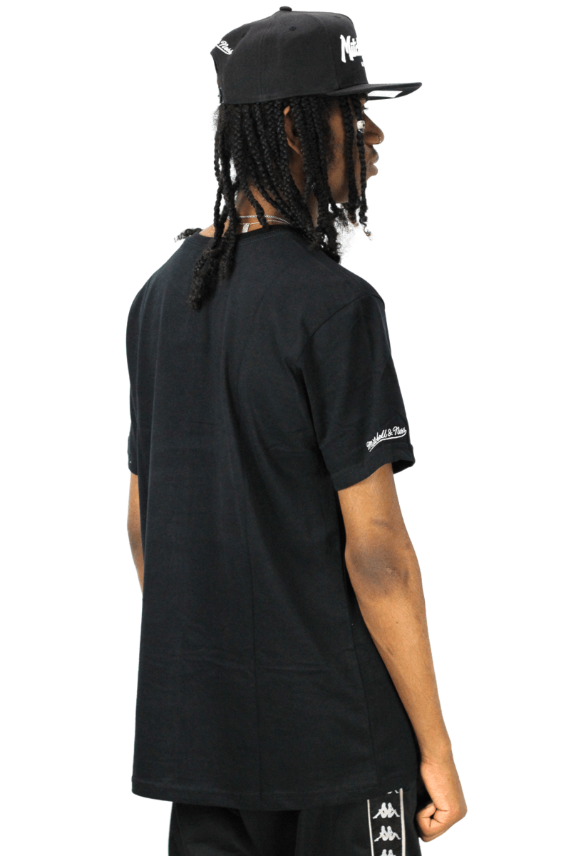 Camiseta Mitchell e Ness Branded Logo Preta - NewSkull