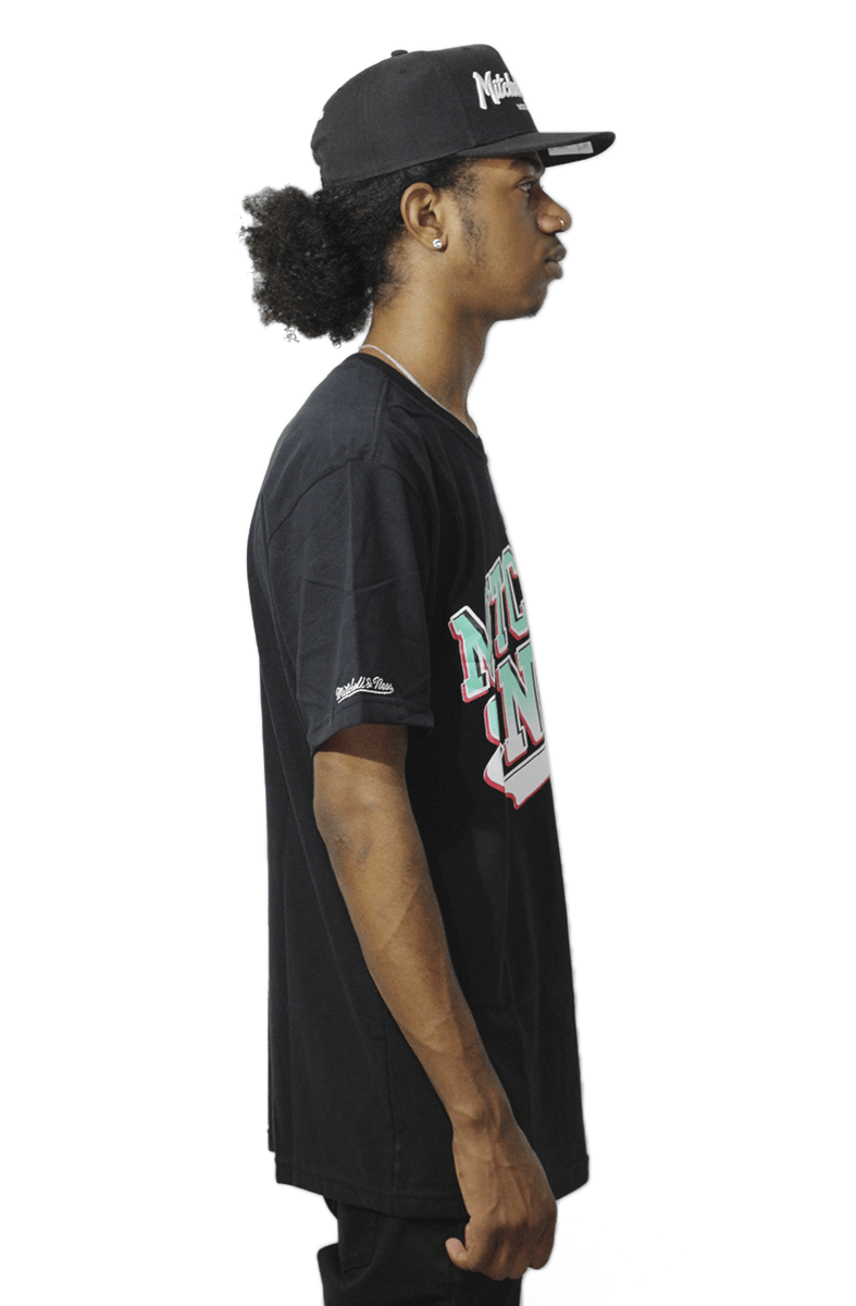 Camiseta Mitchell e Ness Sweep Diagonal Preto - NewSkull