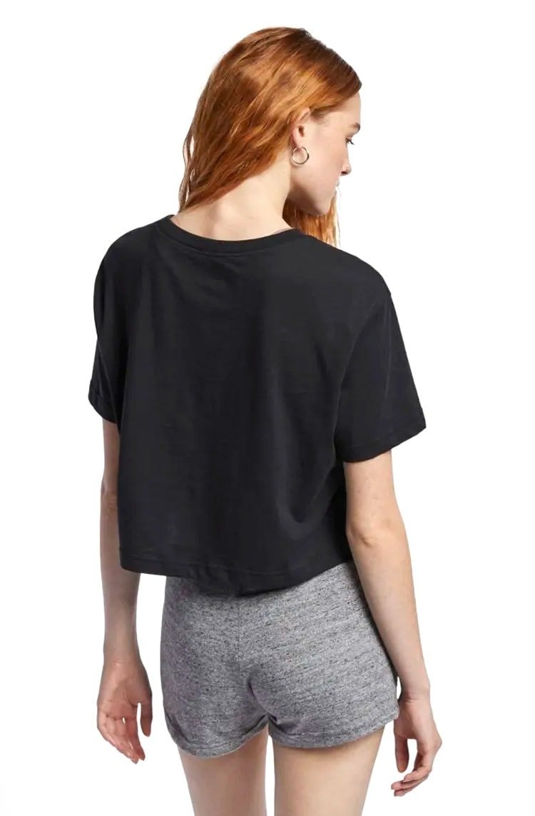 Camiseta Nike Cropped Sportswear Essential Feminina Preta/Branca - NewSkull