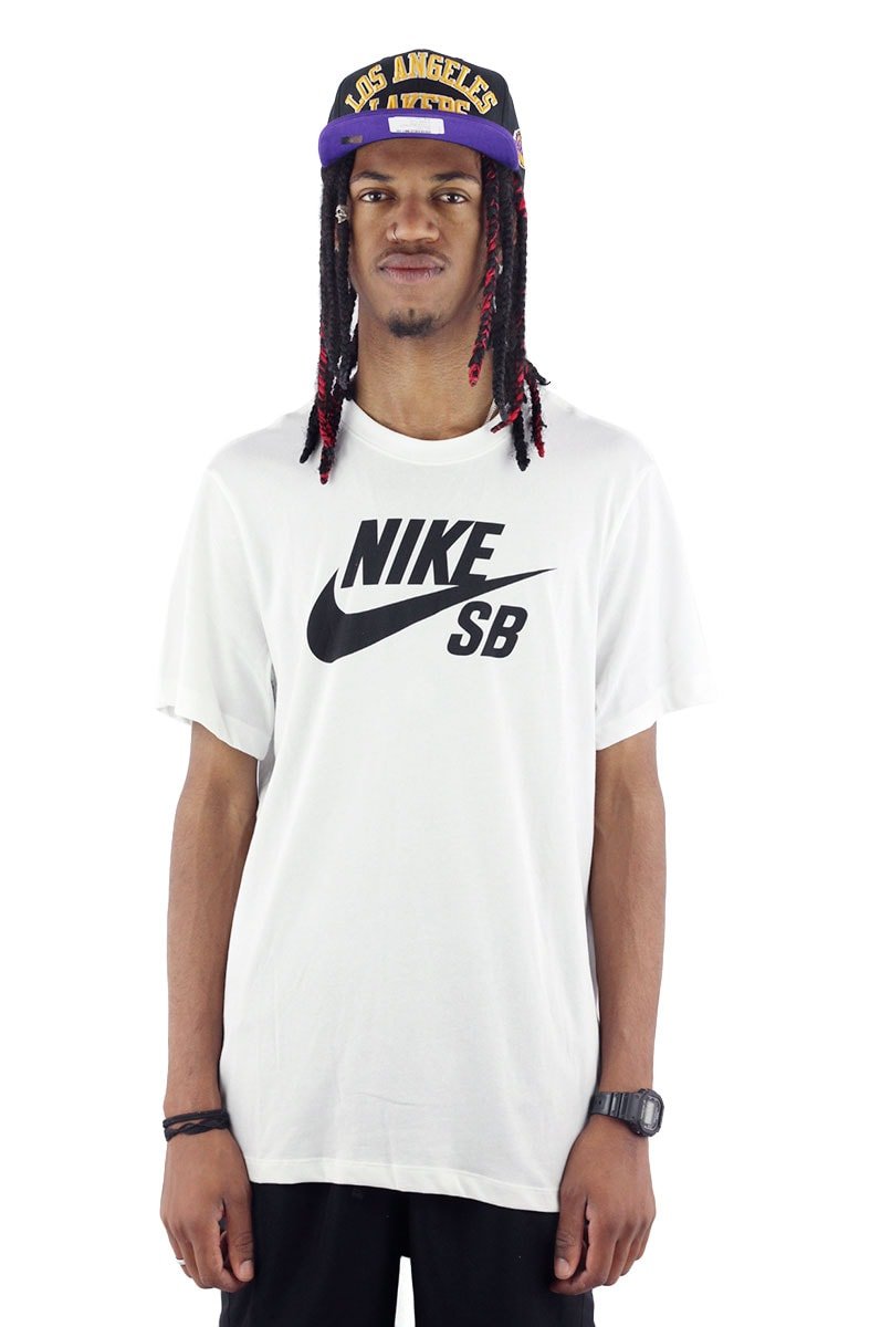 Camiseta NIKE SB Dri - FIT Branca/Preta - NewSkull