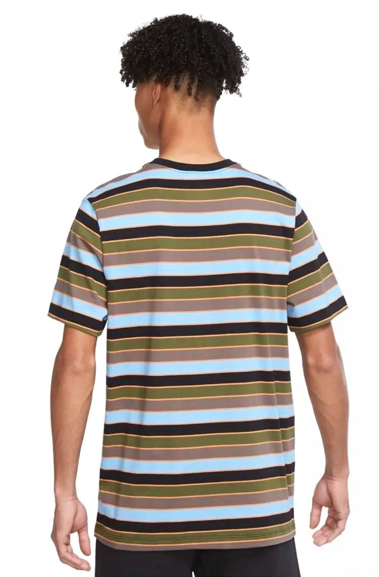 Camiseta Nike Sportswear Club Preto/Azul - NewSkull