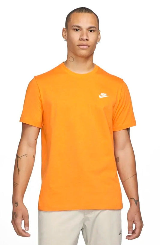 Camiseta Nike Sportswear Clube Laranja/Branco - NewSkull