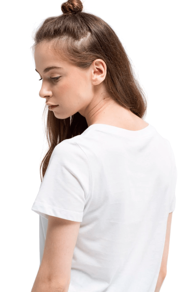 Camiseta NIKE Sportswear Feminina Branca - NewSkull