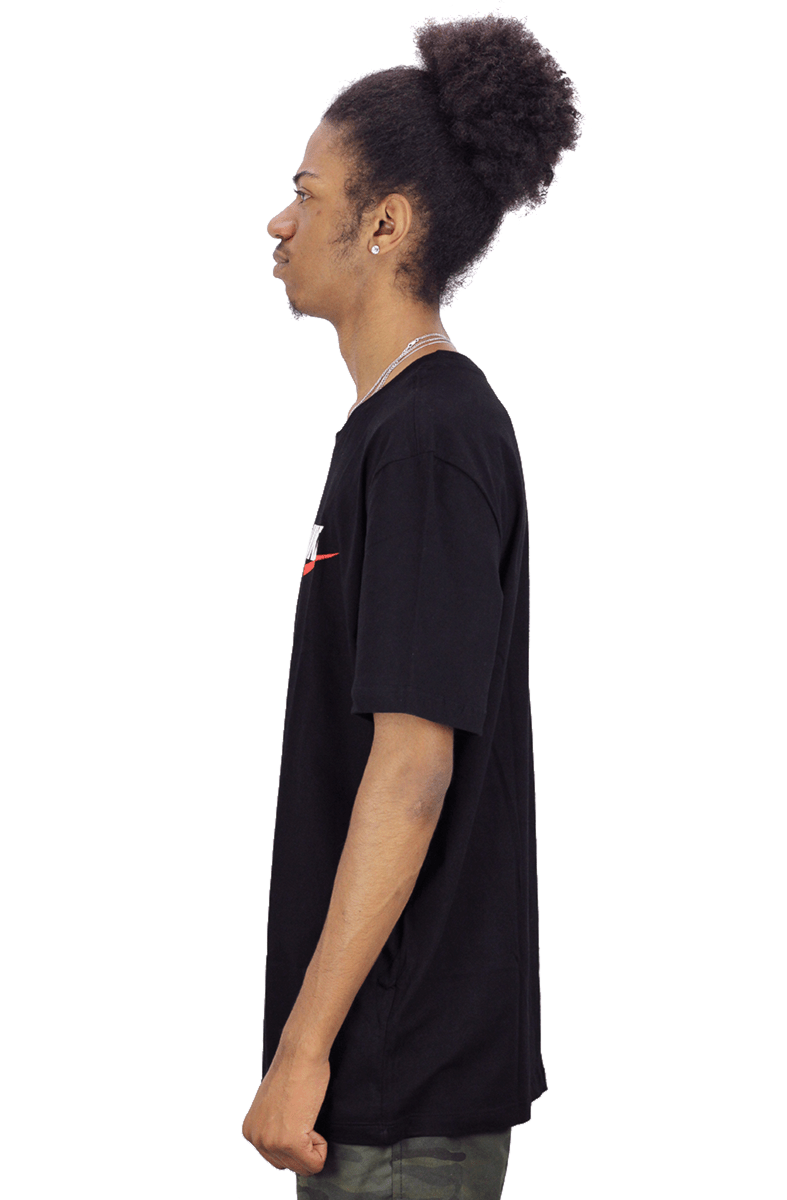 CAMISETA NIKE SPORTSWEAR SBN CORE PRETO - NewSkull