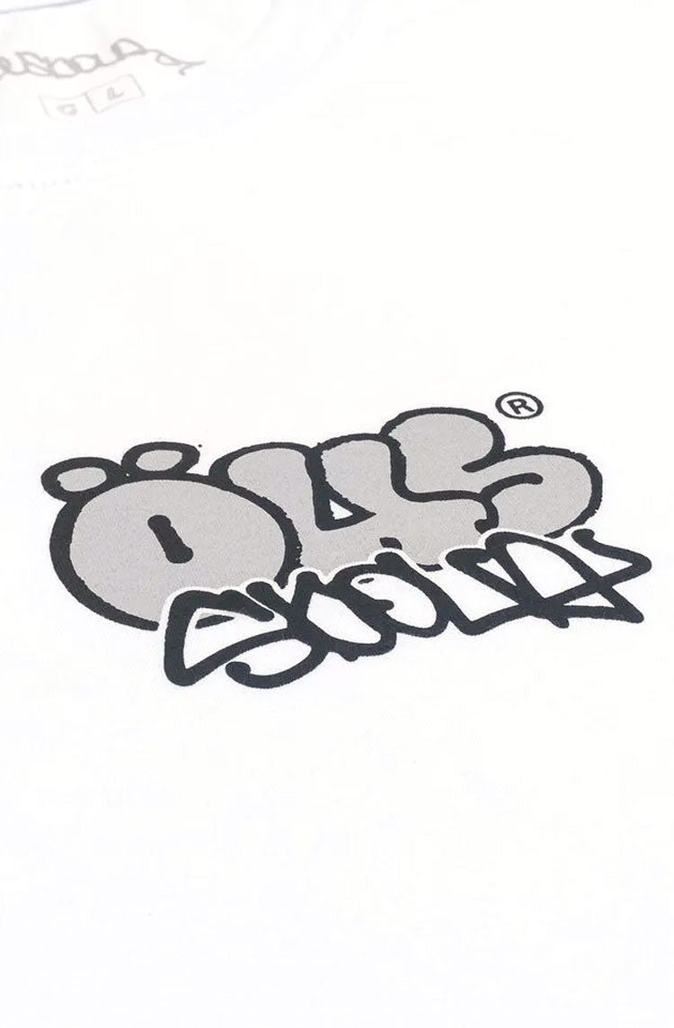 Camiseta OUS x Skolas Branco - NewSkull
