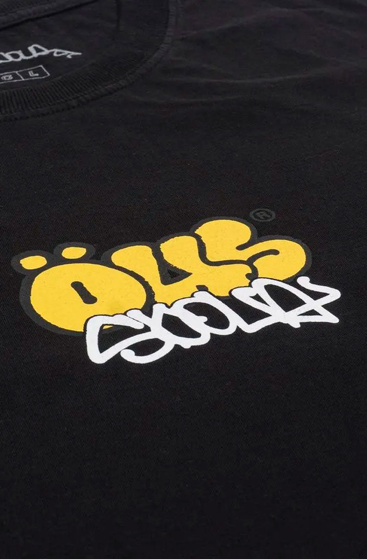 Camiseta OUS x Skolas Preto - NewSkull