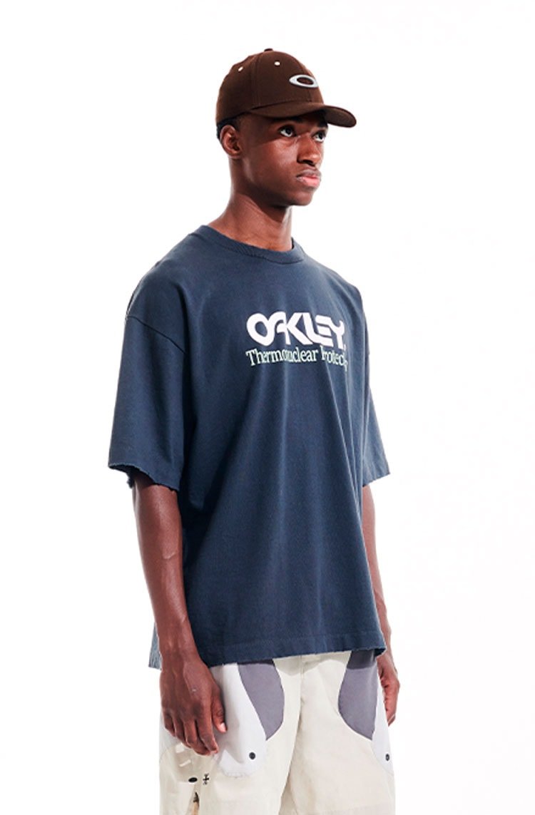 Camiseta Piet x Oakley Thermonuclear Verde Escuro/Branco - NewSkull