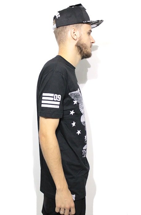 Camiseta Thug Nine Victoria Aut Mors Preta - NewSkull
