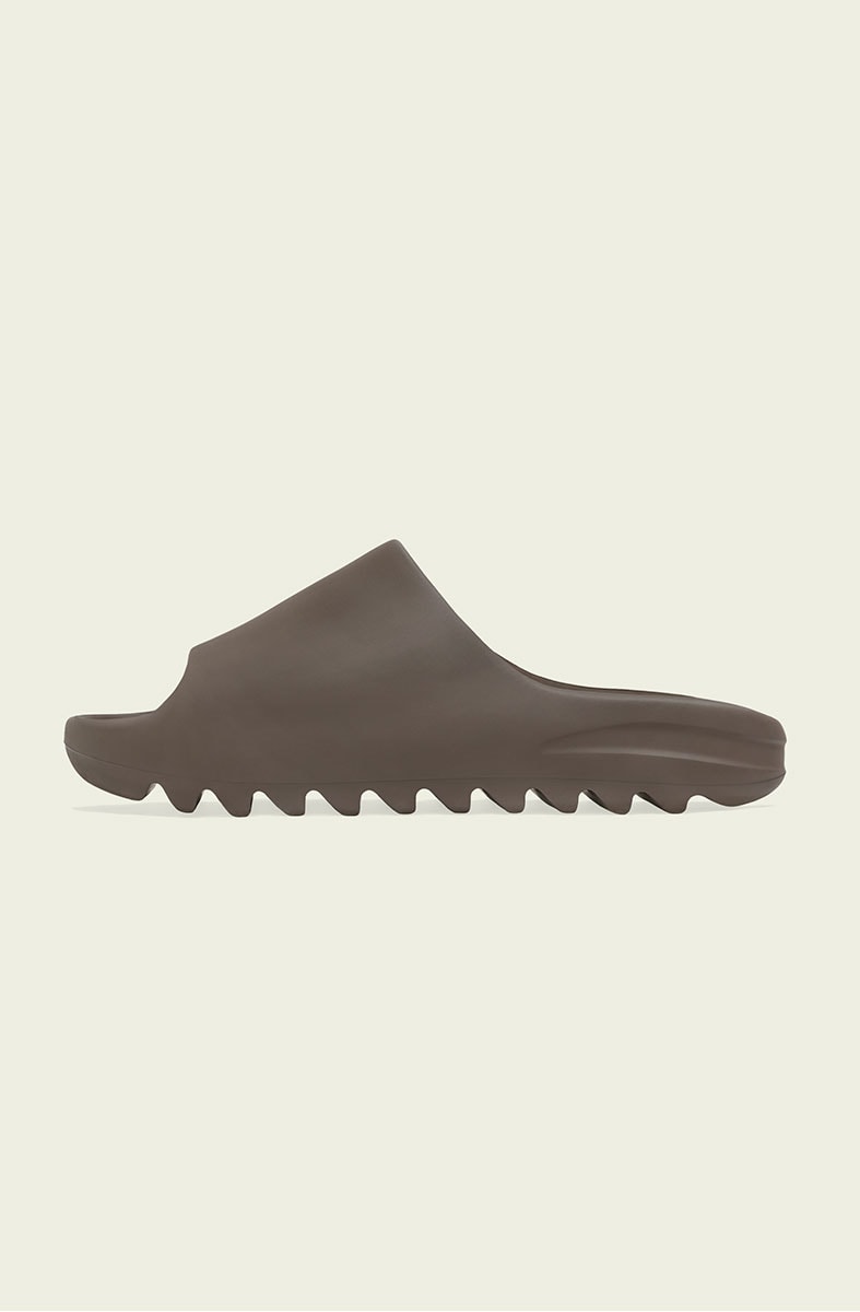 Chinelo Adidas Yeezy Slide Soot - NewSkull
