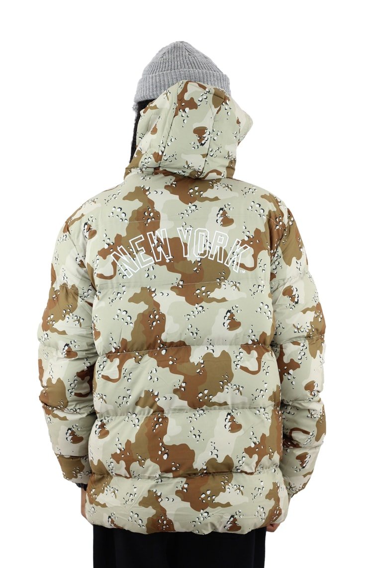 Jaqueta New Era Estofada Puffer New York Yankees Desert Camo - NewSkull