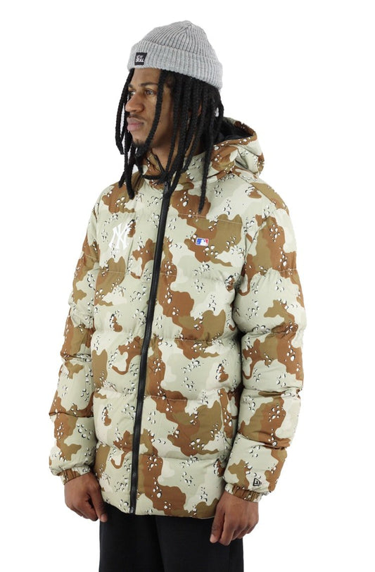 Jaqueta New Era Estofada Puffer New York Yankees Desert Camo - NewSkull