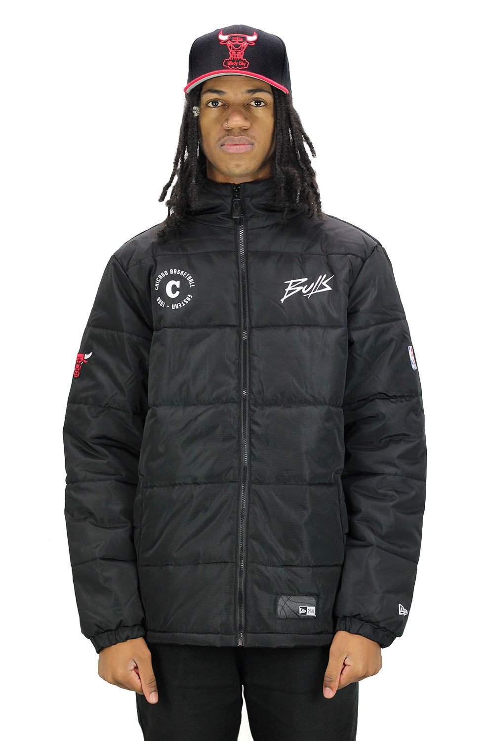 JAQUETA NEW ERA PUFFER CHICAGO BULLS NBA CAPUZ PRETA - NewSkull