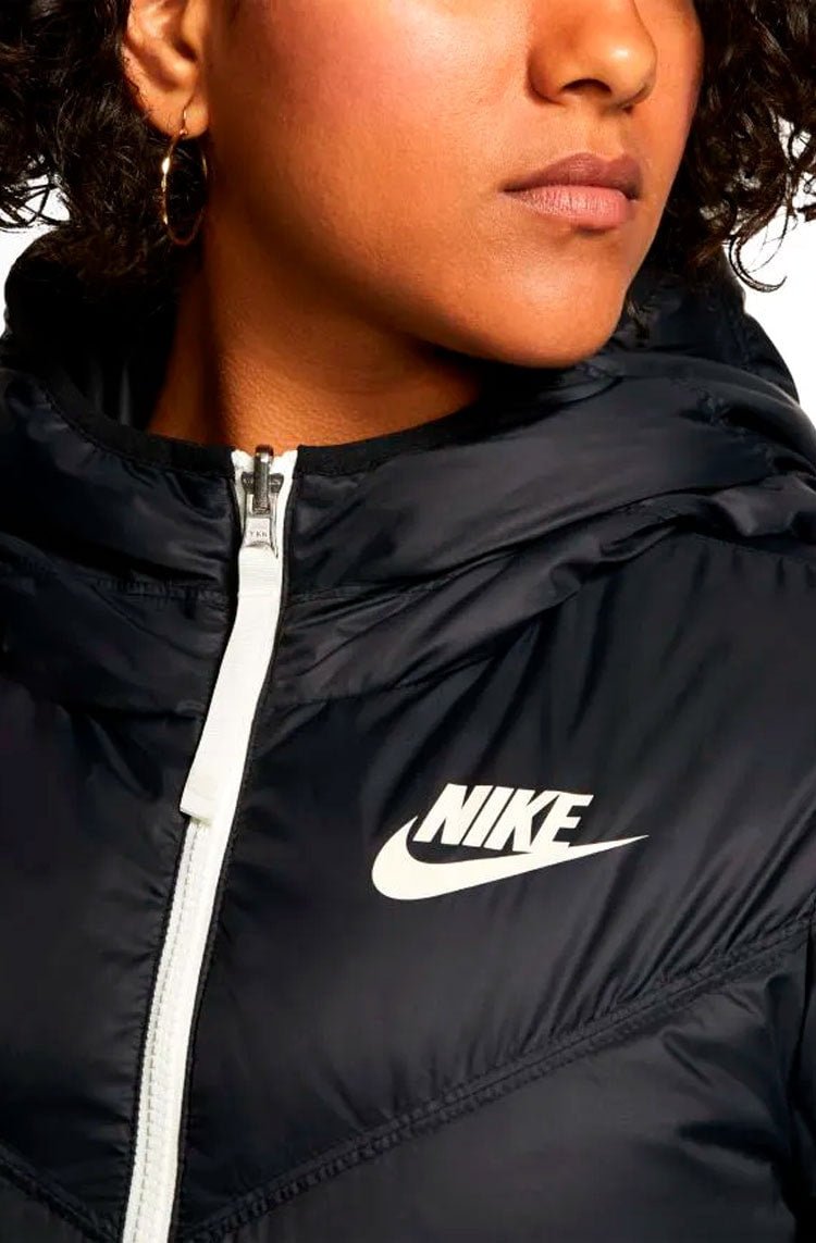 Jaqueta Nike Dupla Face Sportswear Windrunner Down - Fill Feminina Preto/Branco - NewSkull