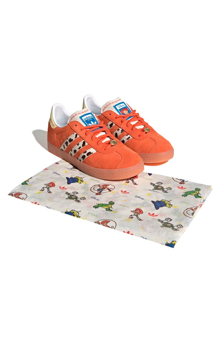 Tênis Adidas Gazelle R x Disney Pixar Toy Story Laranja JI0073 - NewSkull