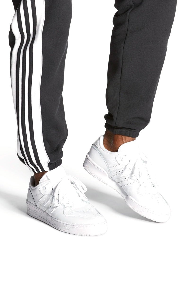 Tênis Adidas Rivalry Low Branco - NewSkull
