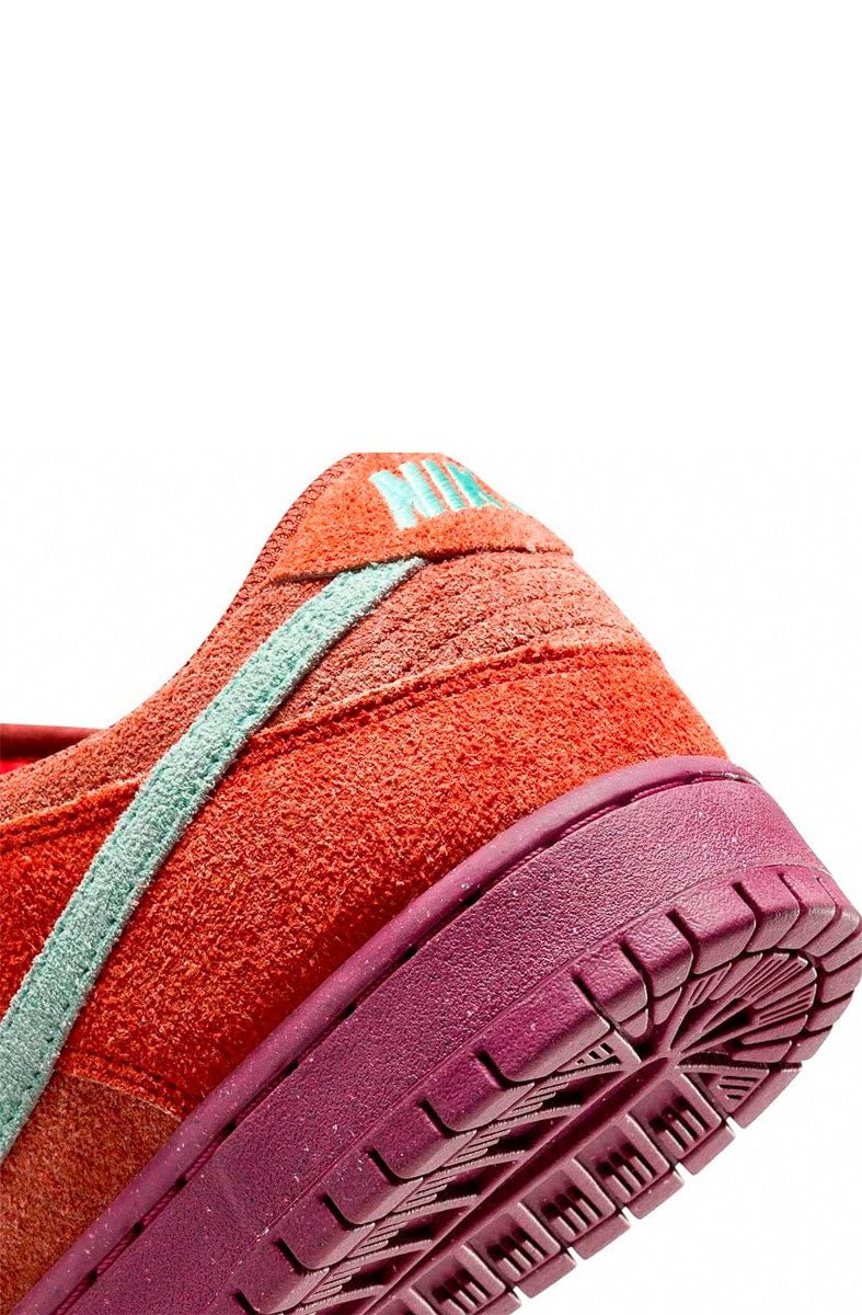 Tênis Nike SB Dunk Low Pro Premium Mystic Red/Rosewood DV5429 - 601 - NewSkull