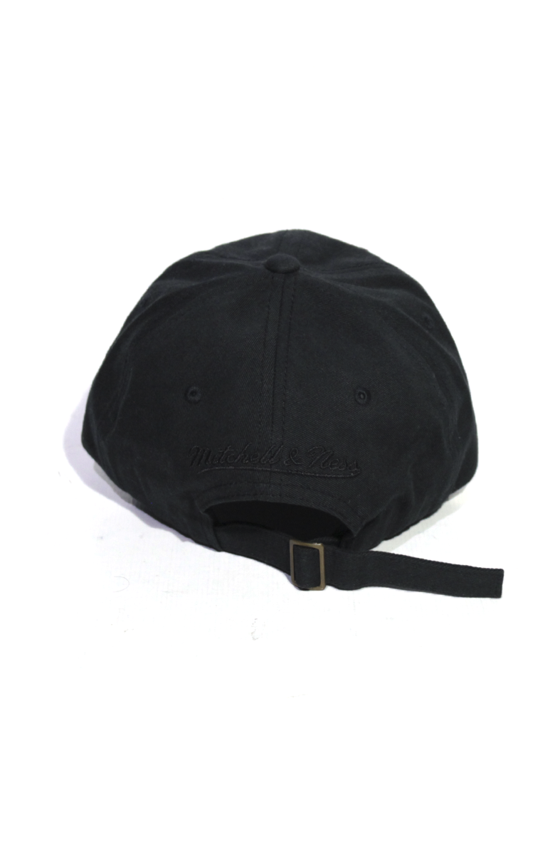Bone Aba Curva Mitchell and Ness Brooklyn Nets Chukker Strapback Preto