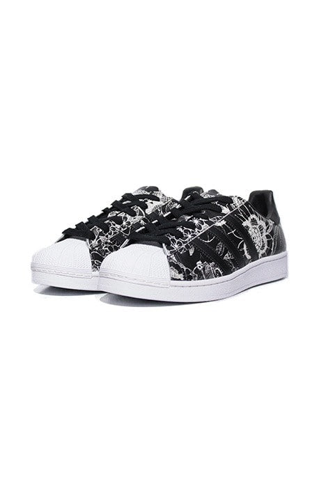 Tênis Adidas x Farm Superstar Foundation Preto com Branco