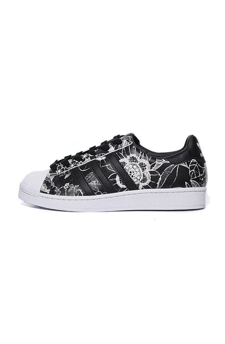 Tênis Adidas x Farm Superstar Foundation Preto com Branco