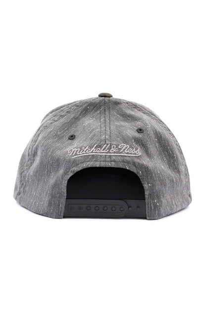 Bone MITCHELL AND NESS Chicaco Bulls Flexfit 110 Snapback Cinza/Camo