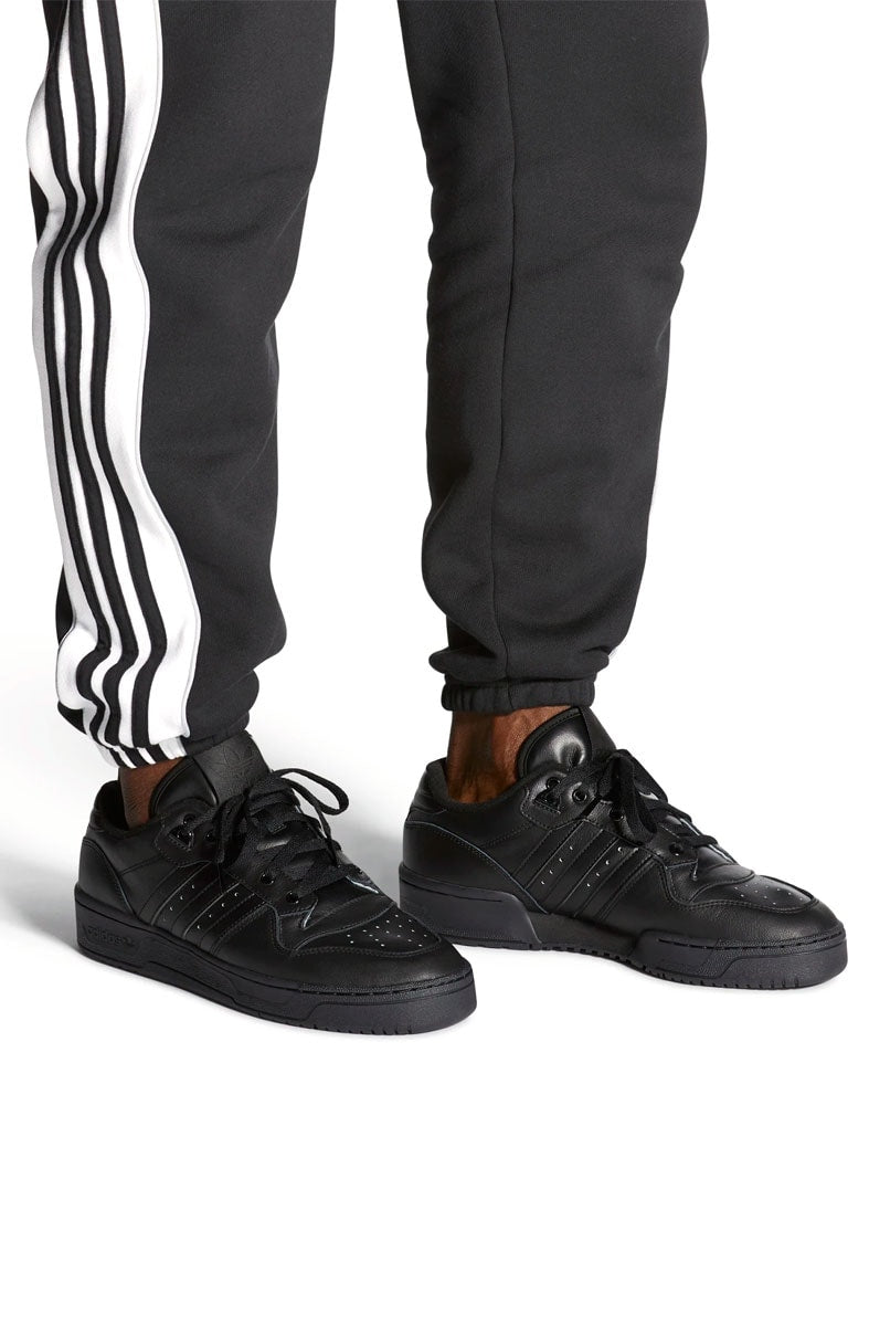 Tênis Adidas Rivalry Low Preto/Preto