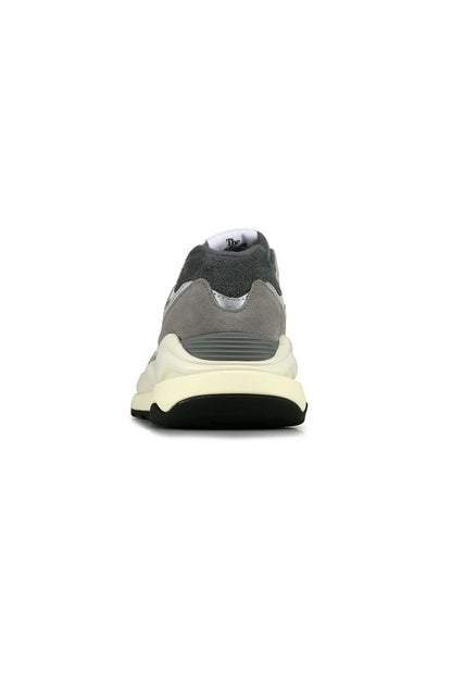 Tênis New Balance 5740 M5740TA Cinza/Branco