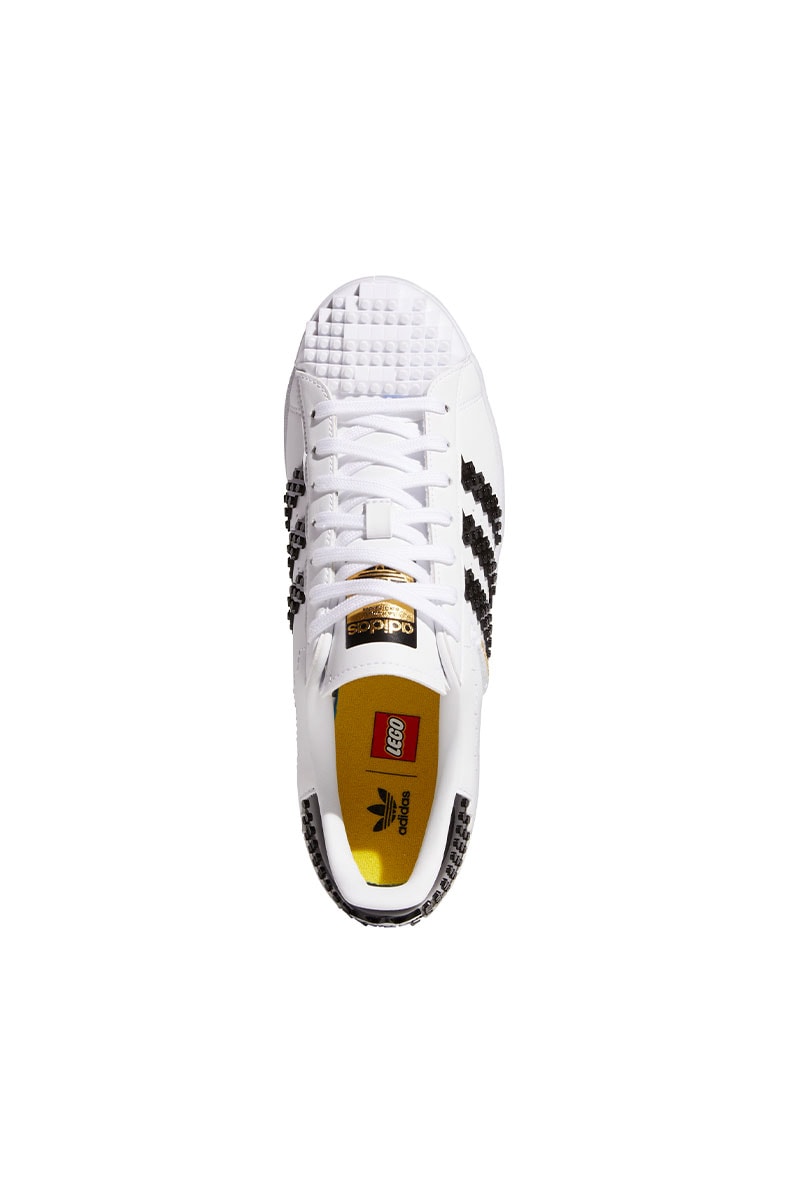 Tênis Adidas Superstar x LEGO Branco/Preto