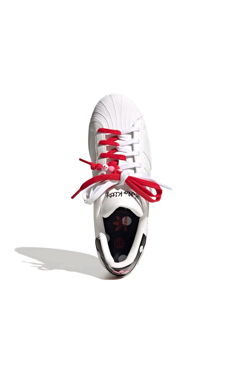 Tênis Adidas Superstar Hello Kitty Branco/Preto/Vermelho