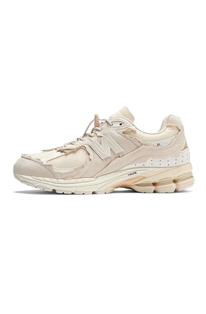 Tênis New Balance M2002R Protection Pack Masculino Sandstone / Turtledove / Gold Metallic M2002RDQ